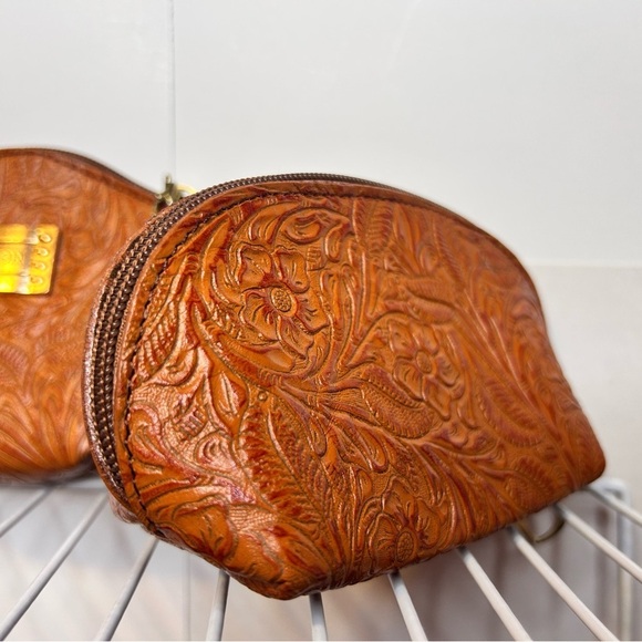 COSMETIC BAG & COIN Bag, LEATHER Cosmetic Pouch, Hand tooled Leather, Artesanal - Picture 3 of 11